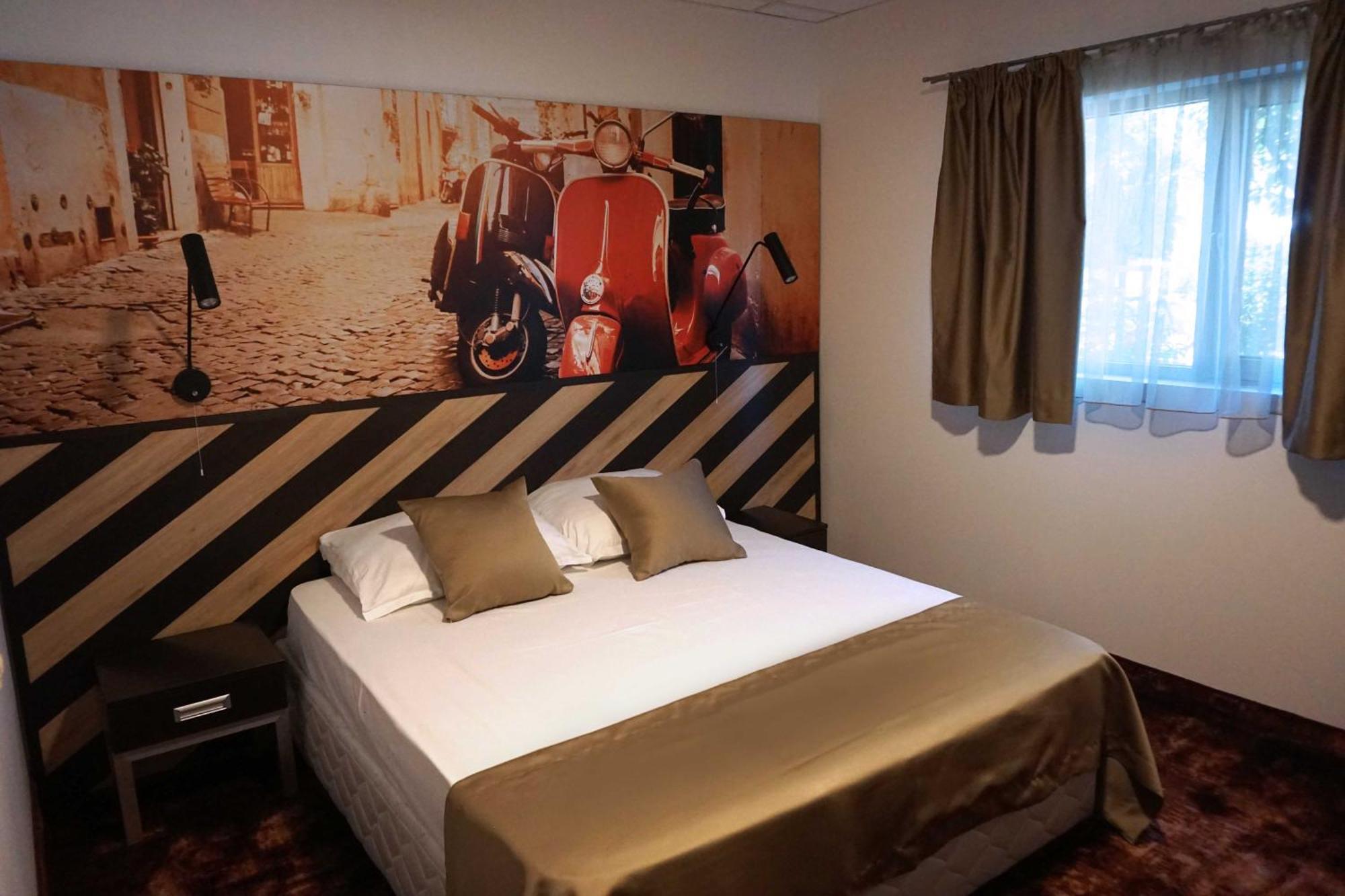 Hotel Ihtiman Ngoại thất bức ảnh