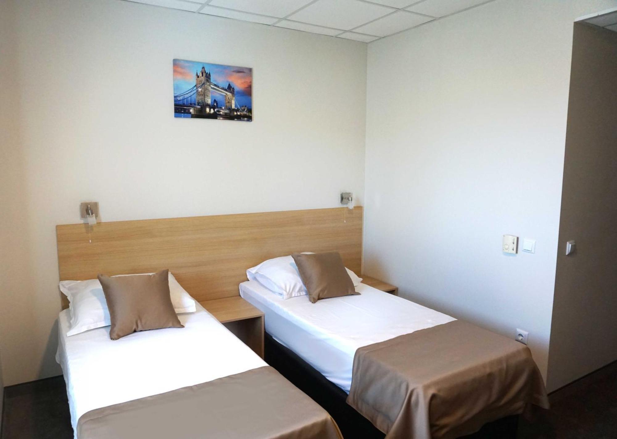 Hotel Ihtiman Ngoại thất bức ảnh